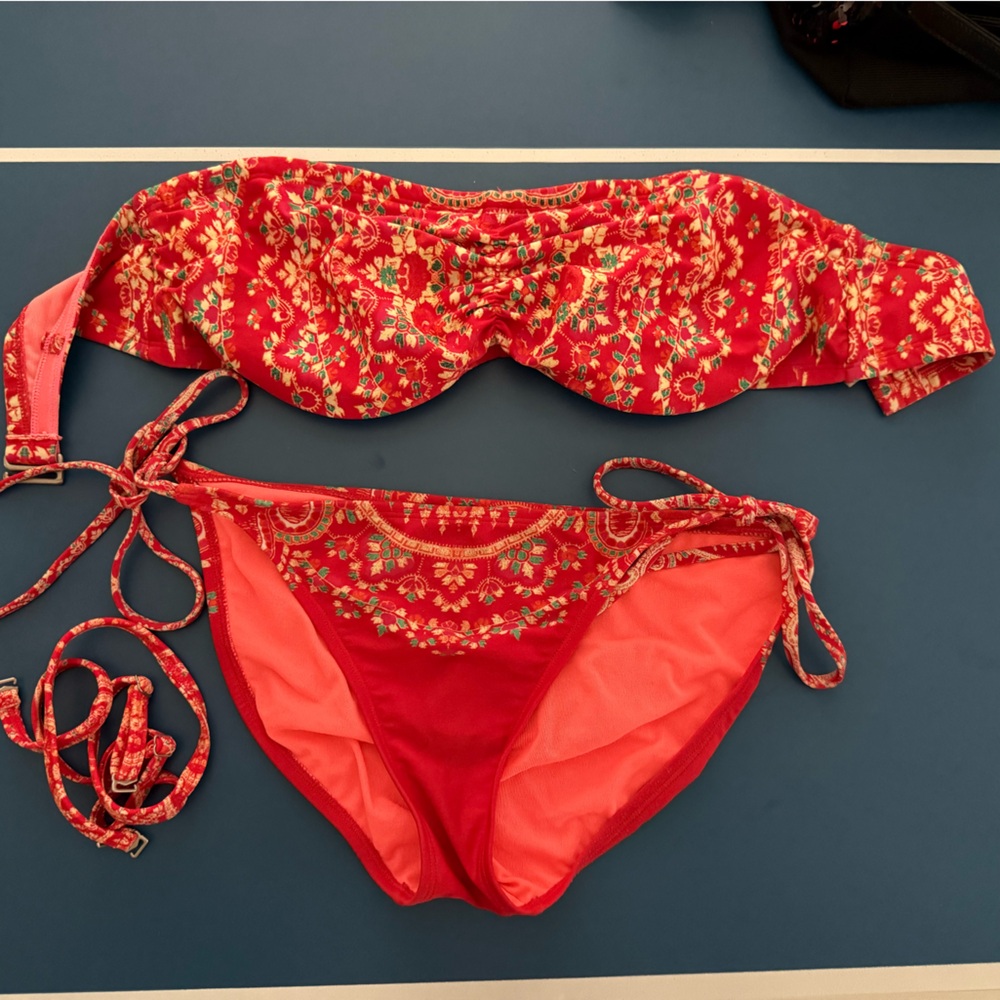 Athleta Coral and Red Floral Bikini